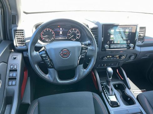 Used 2022 Nissan Frontier PRO-4X image 14