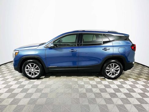 Used 2024 GMC Terrain SLT w/ Tech Package image 4