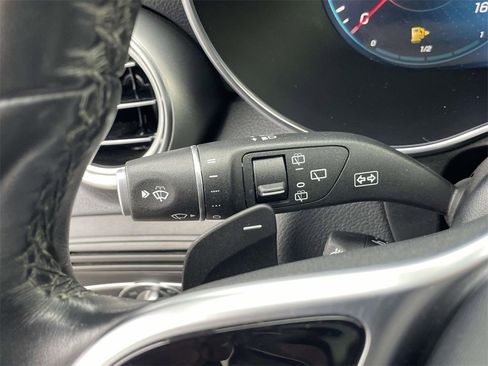 Used 2022 Mercedes-Benz GLC 300 4MATIC w/ Premium Package Lite image 26