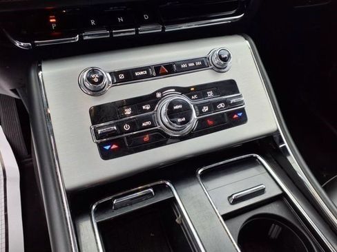Certified 2023 Lincoln Aviator AWD w/ Premium Package image 16