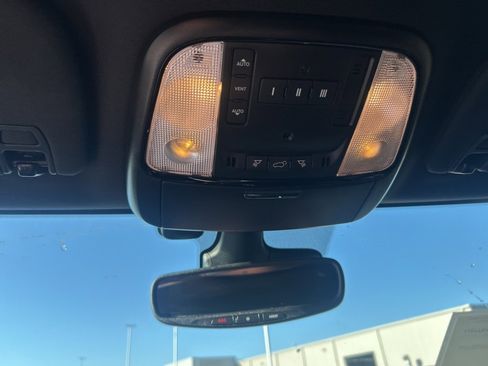 Used 2023 Dodge Durango GT image 17