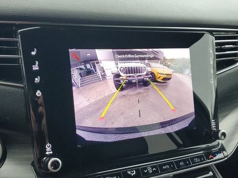 Used 2024 Jeep Wagoneer L Series II w/ Flexible Seating Group image 26