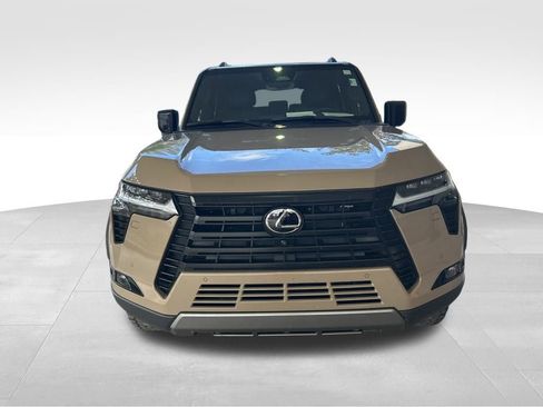 Used 2024 Lexus GX 550 image 12