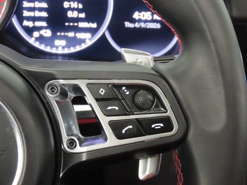 Certified 2023 Porsche Cayenne Turbo S AWD/4WD image 23