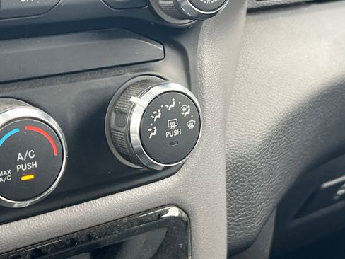 Used 2024 RAM 3500 Big Horn image 29