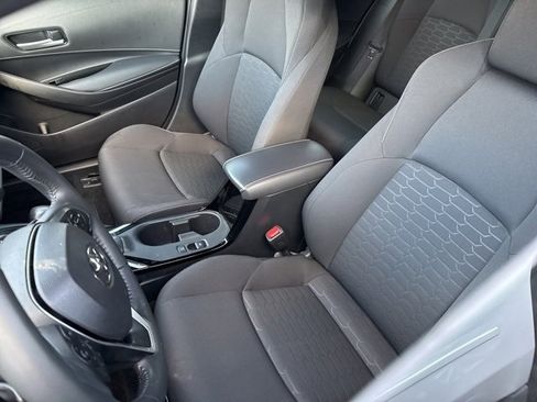 Used 2025 Toyota Corolla SE image 6