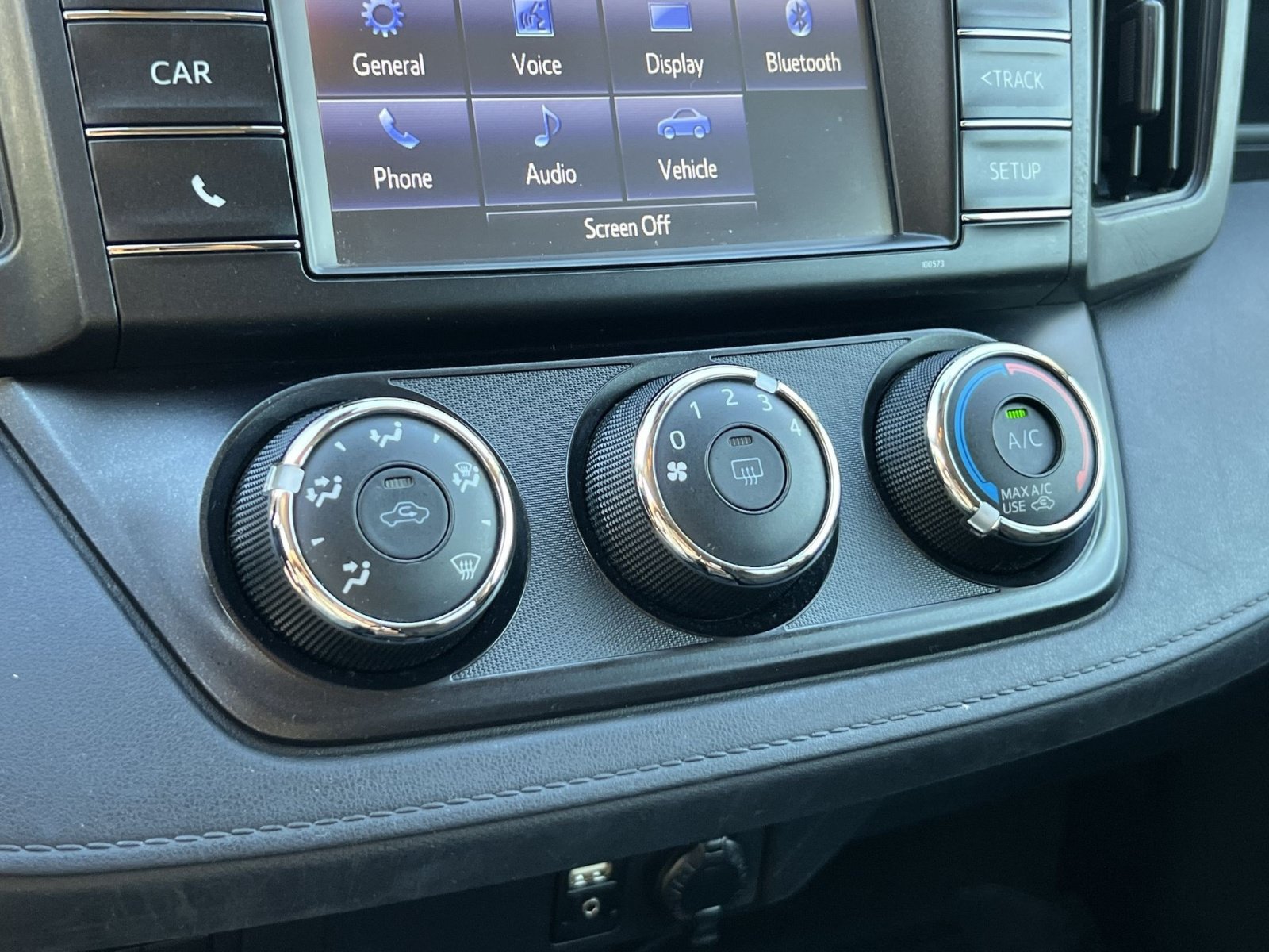Used 2018 Toyota RAV4 LE w/ All Weather Liner Package AWD/4WD image 21
