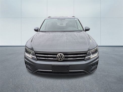Used 2023 Volkswagen Taos SE w/ Panoramic Sunroof Package image 8