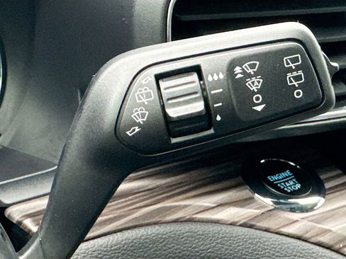 Used 2022 Ford Explorer Limited w/ Limited Technology Package image 15