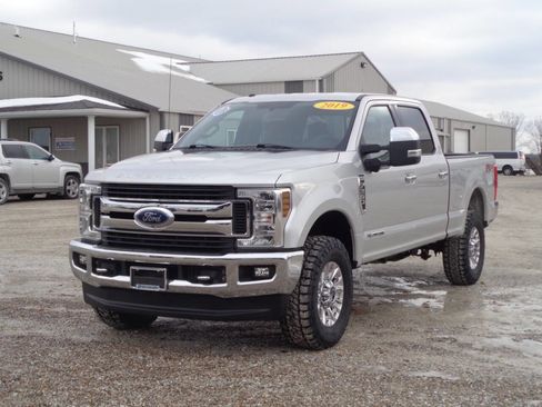 Used 2019 Ford F250 XLT w/ XLT Premium Package image 2