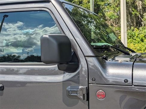 Used 2025 Jeep Wrangler Rubicon image 11