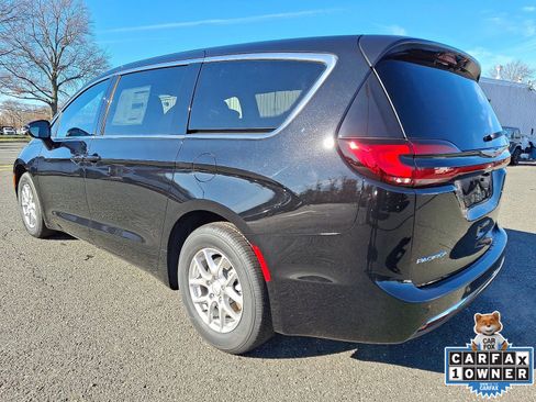 New 2026 Chrysler Pacifica Select FWD image 4