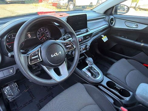 Used 2024 Kia Forte LX FWD image 4
