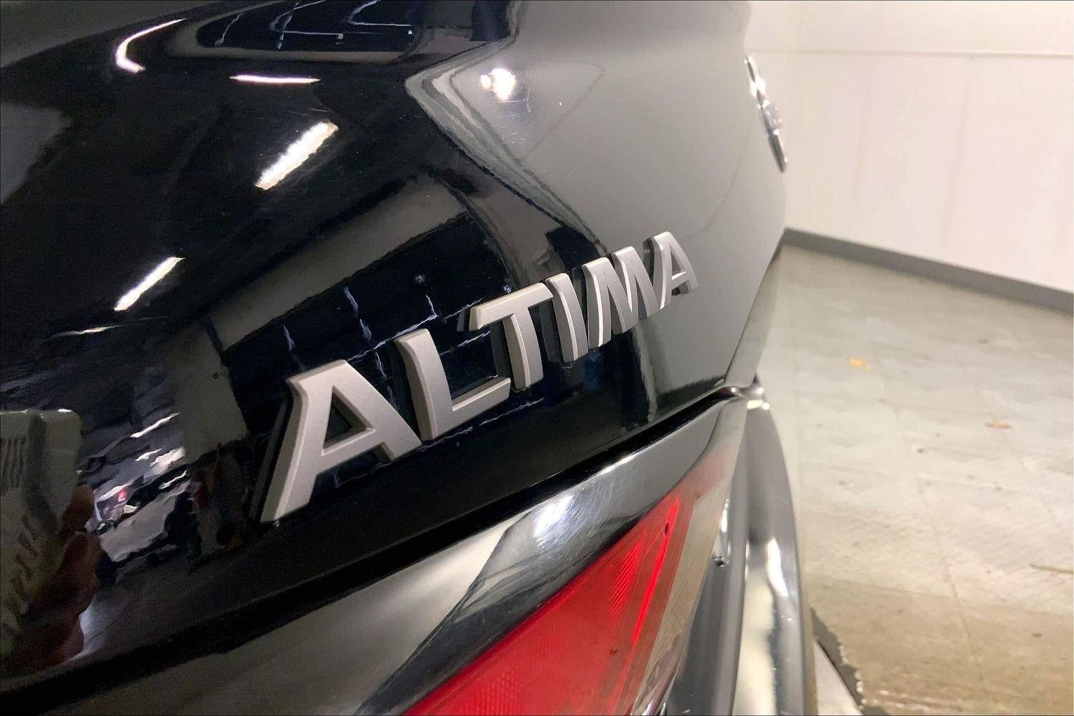 Used 2025 Nissan Altima 2.5 SV FWD image 8
