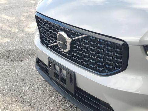 Used 2025 Volvo XC40 B5 Plus AWD/4WD image 11