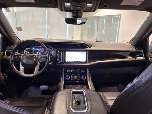 Used 2021 GMC Yukon Denali w/ Advanced Technology Package image 16