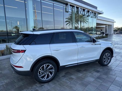 New 2026 Lincoln Corsair Premiere FWD image 2