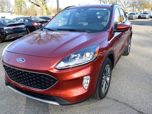 Used 2020 Ford Escape SEL image 2