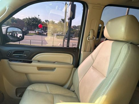 Used 2011 GMC Yukon XL Denali AWD/4WD image 9