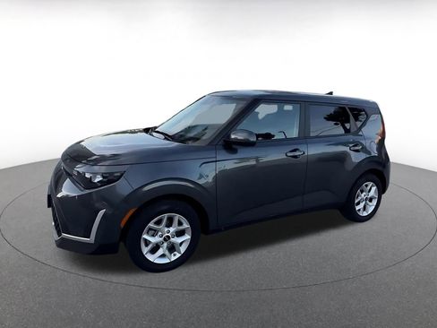 Used 2025 Kia Soul LX w/ LX Technology Package image 8
