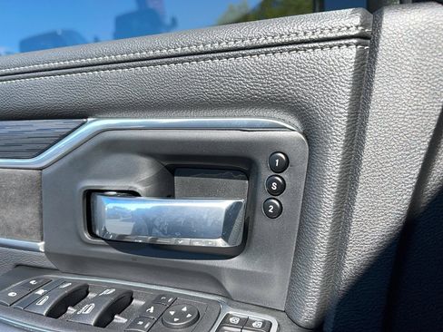 Used 2024 RAM 2500 Laramie w/ Night Edition image 18