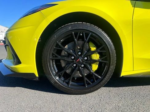 Used 2023 Chevrolet Corvette Stingray Premium Conv w/ Z51 Performance Package RWD image 19