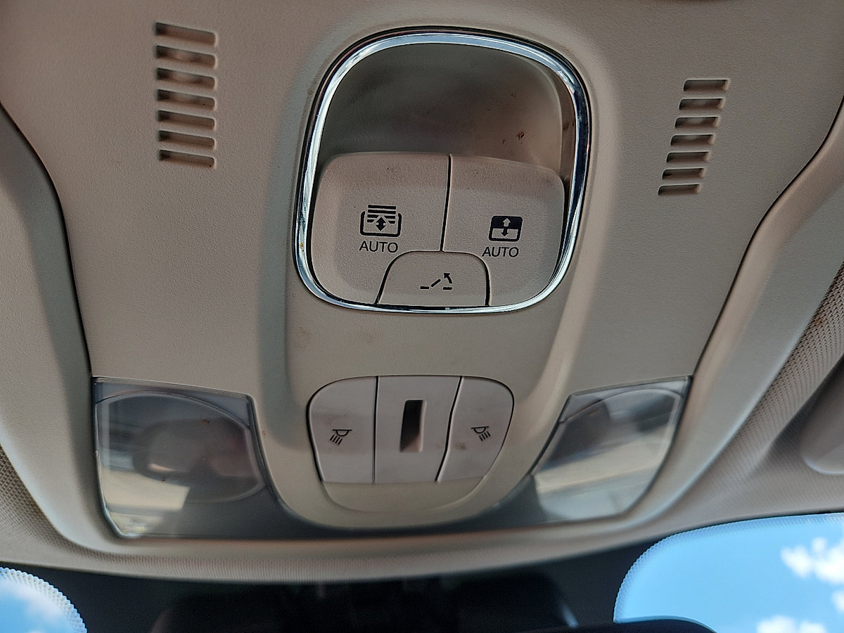 Used 2019 Jeep Renegade Trailhawk w/ LED Lighting Group AWD/4WD image 10