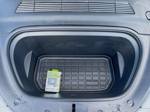 Used 2024 Tesla Model Y Long Range image 30