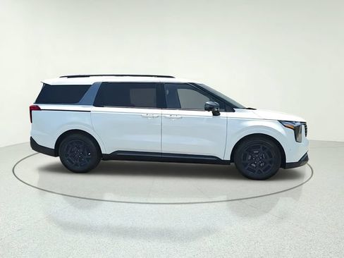 Certified 2026 Kia Carnival SX w/ SX Dark Edition Package FWD image 7