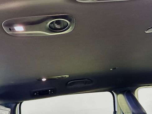Used 2022 Chrysler Pacifica Touring-L w/ Uconnect Theater Family Group FWD image 28