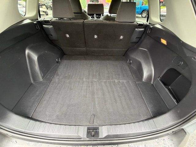 Used 2019 Toyota RAV4 XLE FWD image 15