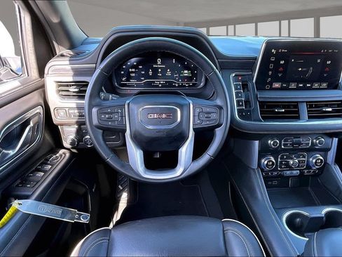 Used 2024 GMC Yukon SLT RWD image 8