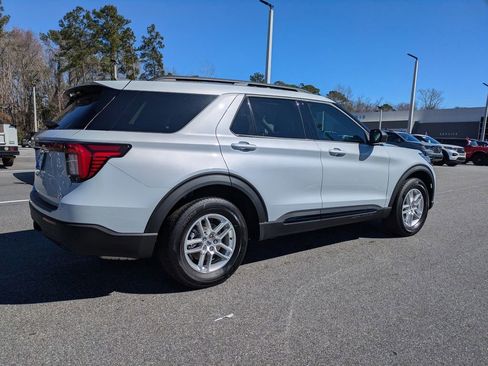 New 2026 Ford Explorer Active image 4