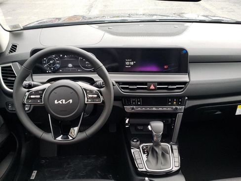 New 2026 Kia Seltos EX image 11