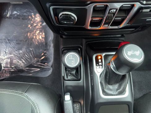 Used 2023 Jeep Wrangler Unlimited Sport image 31