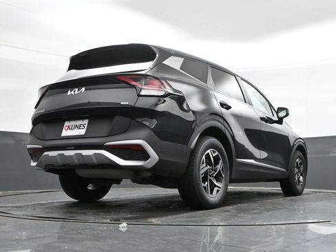 Used 2025 Kia Sportage LX AWD/4WD image 40