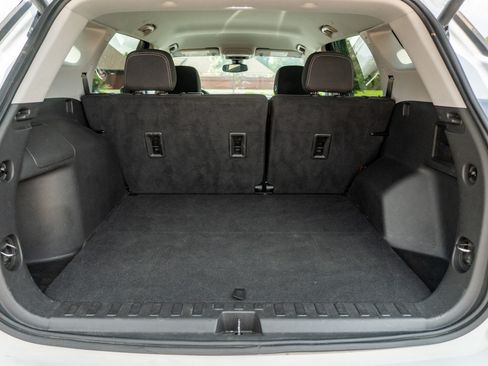 Used 2024 GMC Terrain SLE w/ Driver Convenience Package FWD image 15