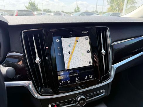 Used 2018 Volvo S90 T5 Momentum w/ Convenience Package FWD image 16