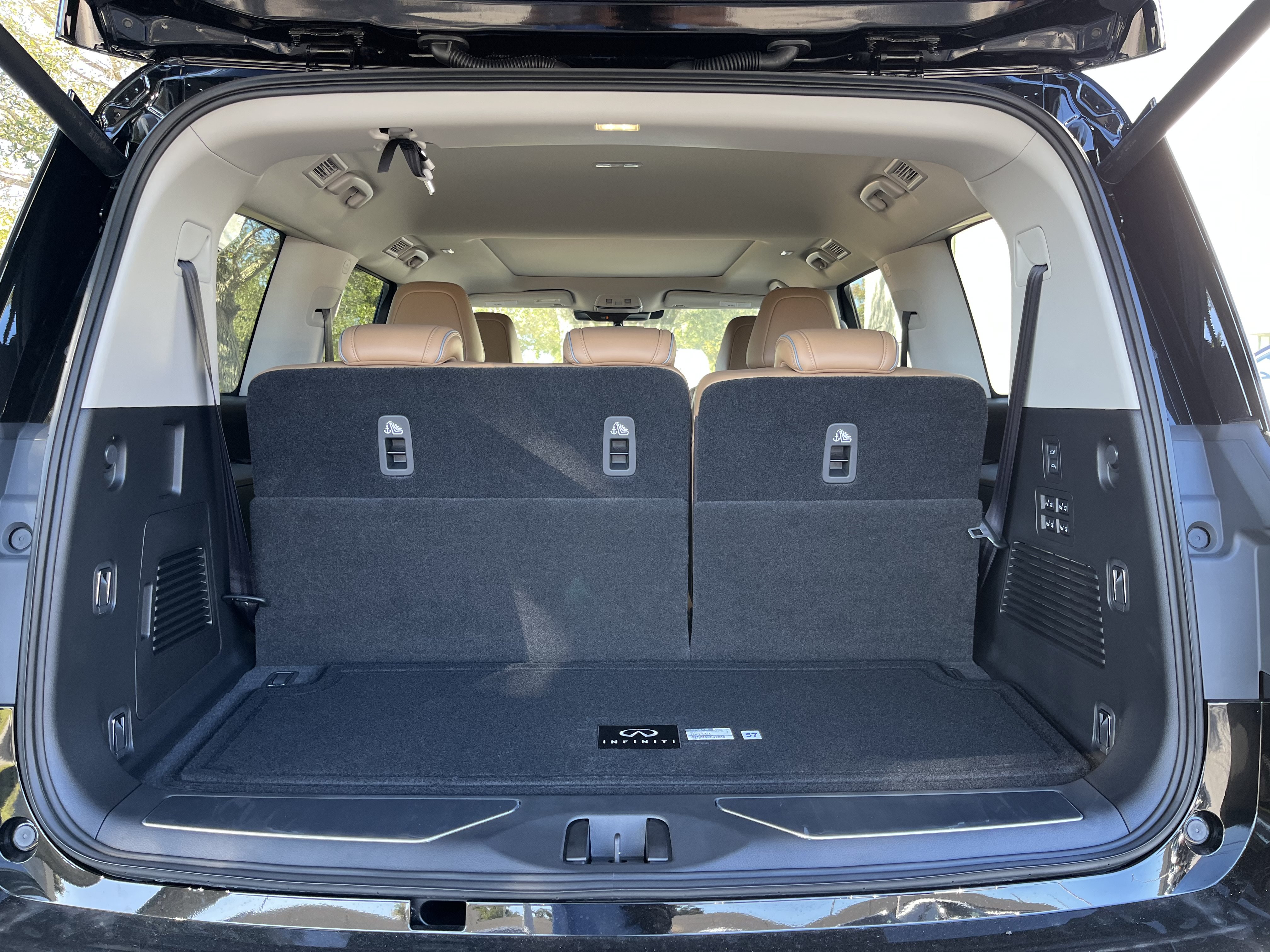 New 2027 INFINITI QX80 Luxe w/ Cargo Package RWD image 16
