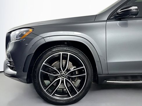 Used 2022 Mercedes-Benz GLS 580 4MATIC image 11