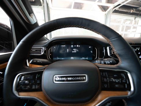 Used 2024 Jeep Grand Wagoneer Series III w/ Rear Seat Video Group 1 image 15