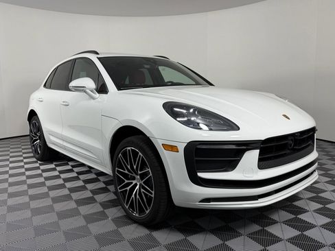 Certified 2026 Porsche Macan AWD/4WD image 7