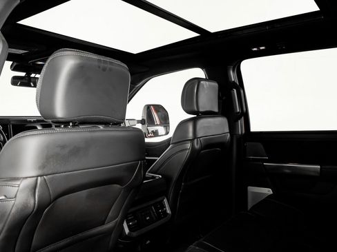 Used 2025 Ford F250 Platinum image 35