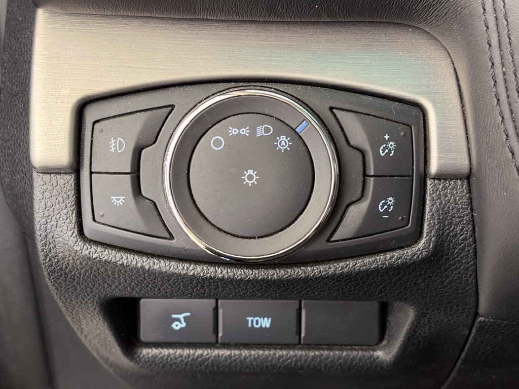 Used 2016 Ford Explorer Platinum AWD/4WD image 23