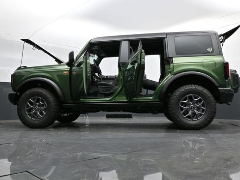 New 2025 Ford Bronco Badlands image 40