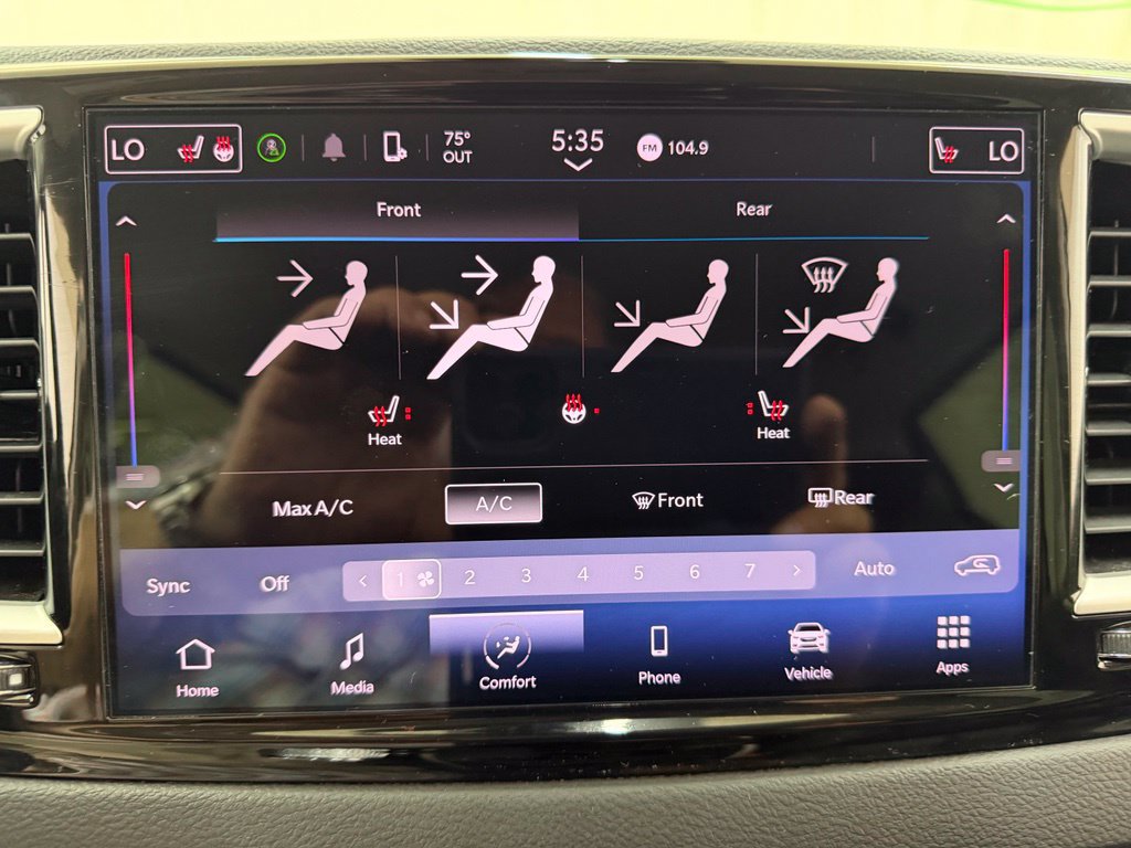 Used 2024 Chrysler Pacifica Touring-L FWD image 28