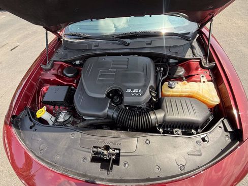 Used 2017 Dodge Charger SXT w/ Blacktop Package RWD image 33