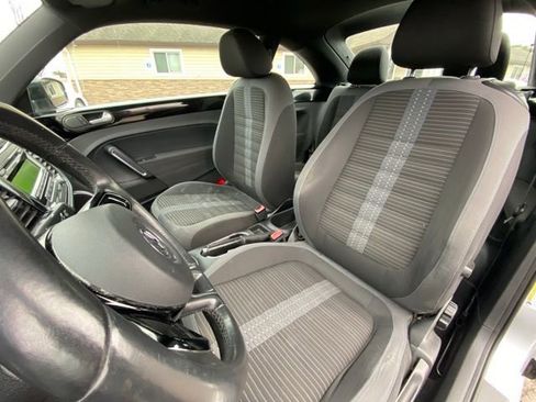 Used 2012 Volkswagen Beetle 2.0T image 12