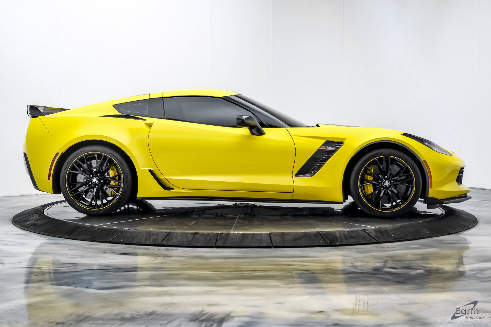 Used 2016 Chevrolet Corvette Z06 w/ C7.r Special Edition RWD image 25