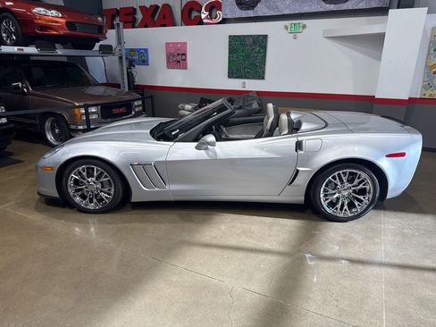 Used 2012 Chevrolet Corvette Grand Sport w/ 3LT Preferred Equipment Group image 7